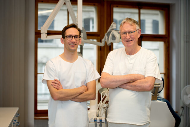 Dr. Joos und Dr. Steiner in der Praxis Bern